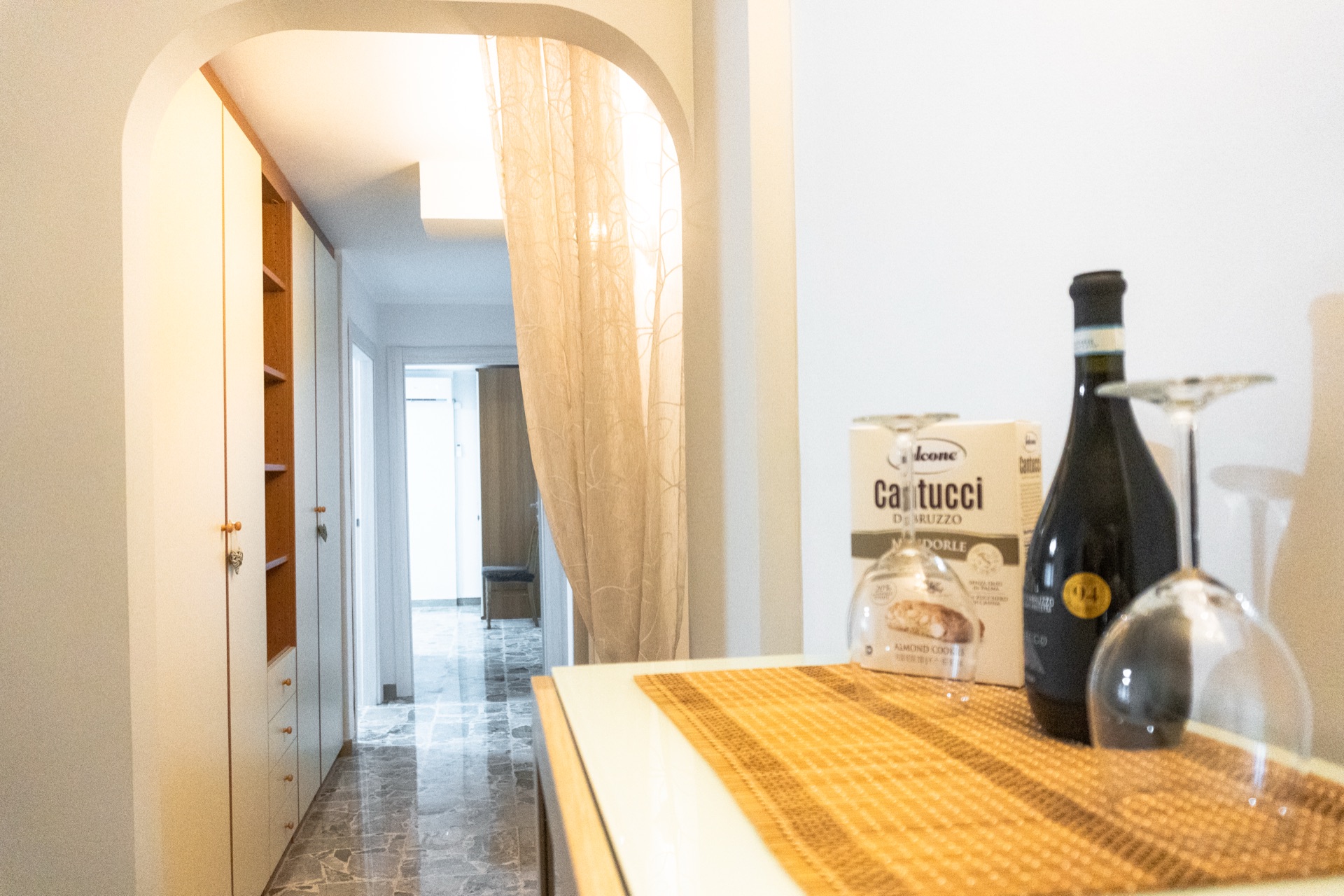 Dettaglio di arredo e decorazione interna