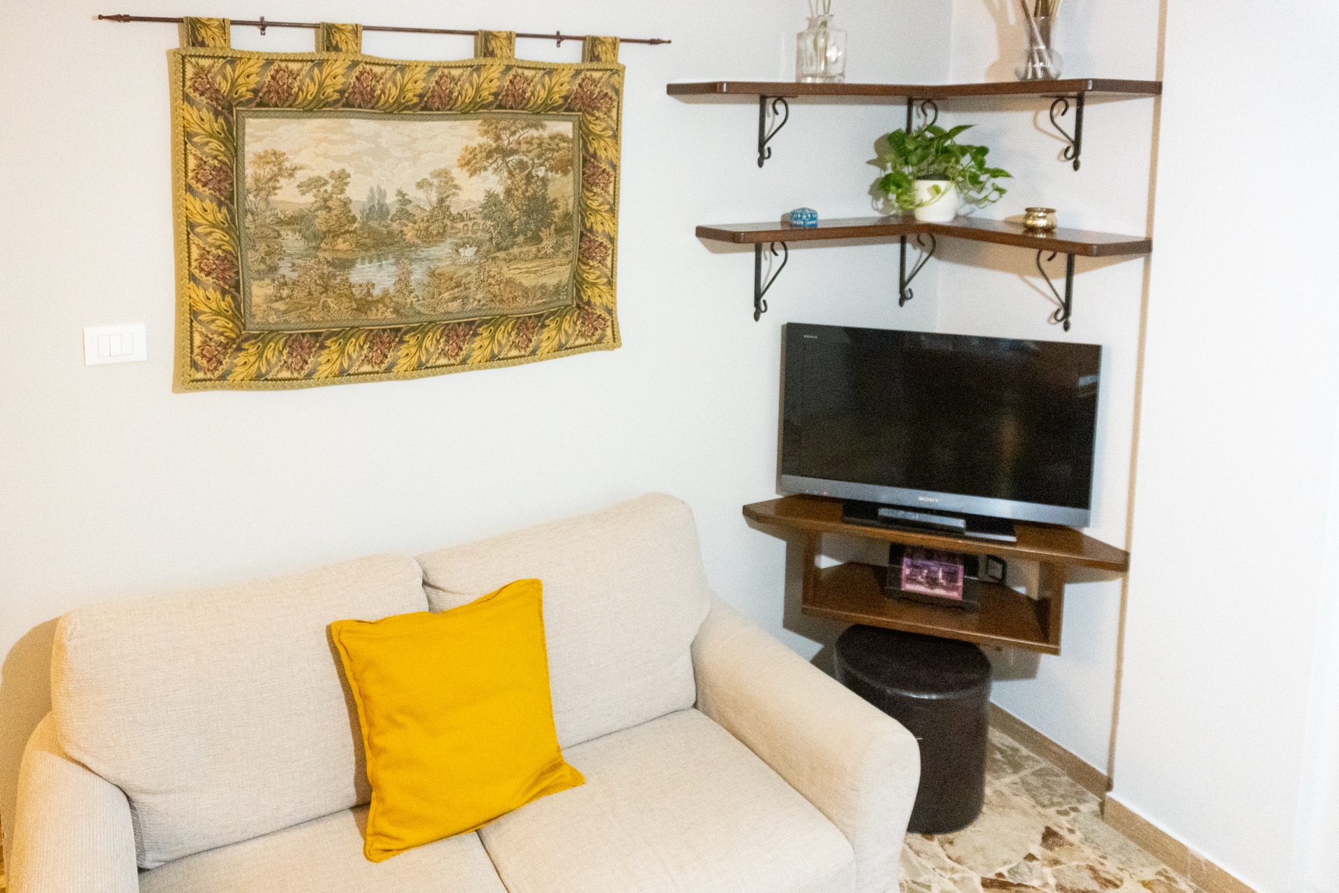 Zona relax con divano